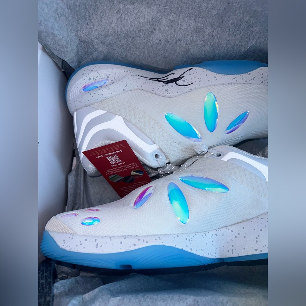 jaylen brown 741 shoes also signed by jaylen brown